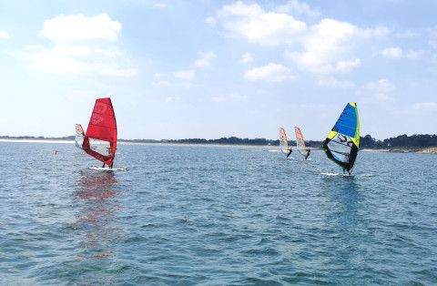 PLANCHE À VOILE DÉBUTANTS